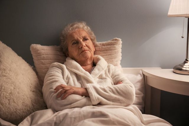 How-to-Make-Sure-Your-Elderly-Parents-Stay-in-Bed-at-Night-1024x683.jpeg